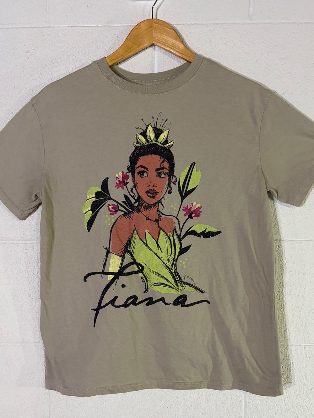 Disney Princess Tiana Beige Unisex Adult Medium T-Shirt